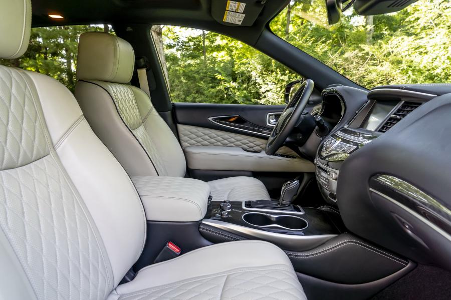Интерьер Infiniti QX60 3.5 Limited (L50) 2018 года  (NA) (фото 38 из 40)